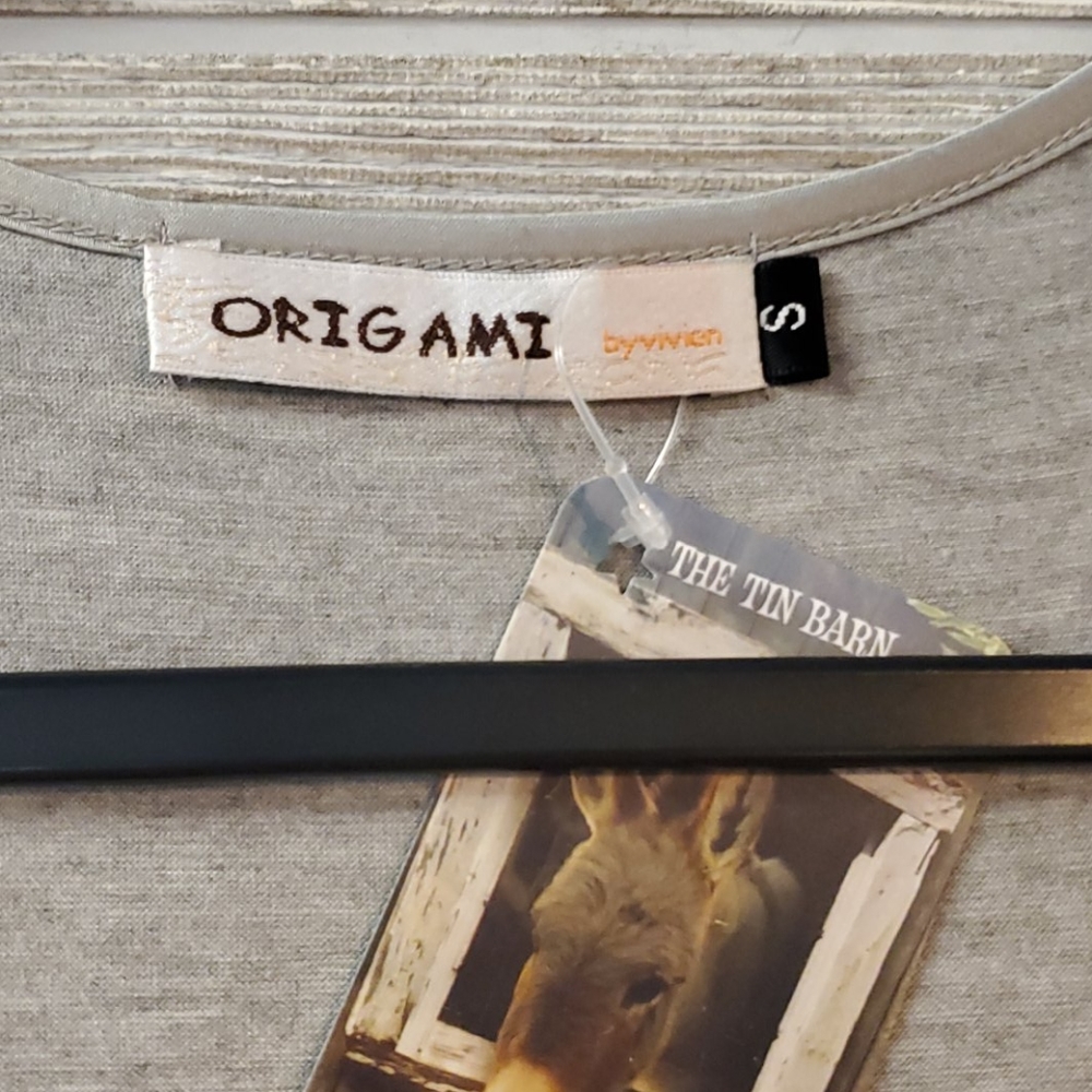 Origami Gray Tank - Picture 3 of 5